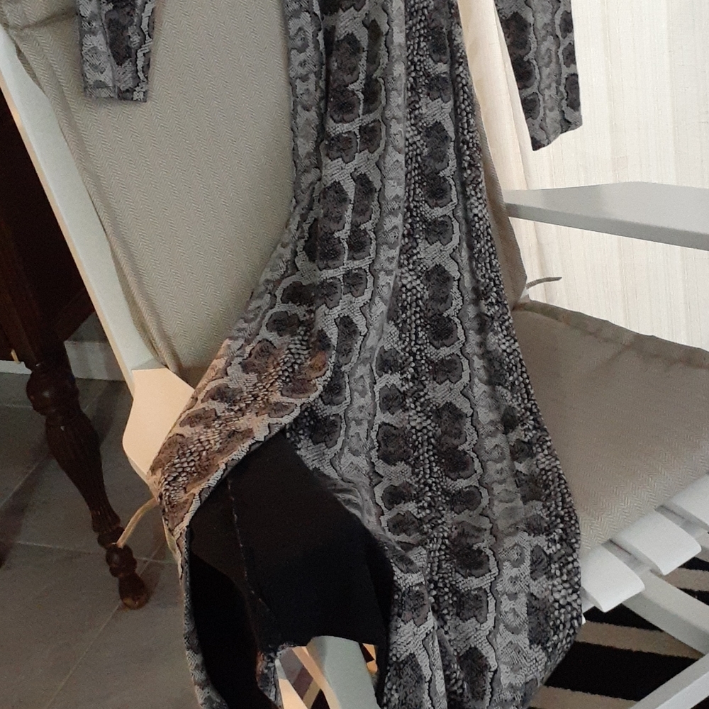 Dress - Picture 2 of 4